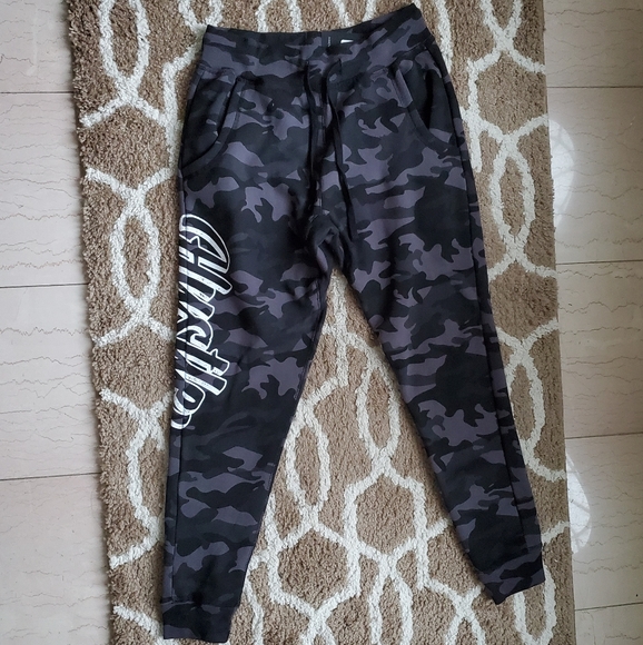 SOLD Fashion nova Hustle hard camo sweat pants - Picture 2 of 5